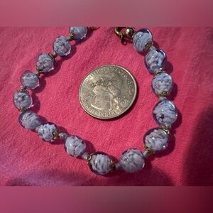 Very pretty blue bead and gold tone bracelet